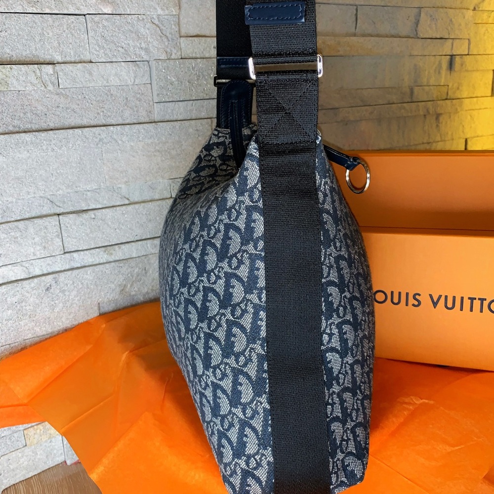 🦋 DIOR MONOGRAM DIORISSIMO SHOULDER BAG 🦋 - Picture 9 of 15
